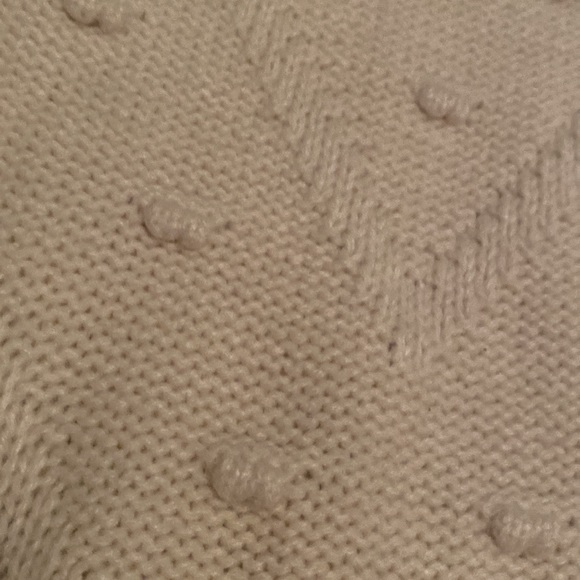 Comfy cream sweater size large - Picture 3 of 5